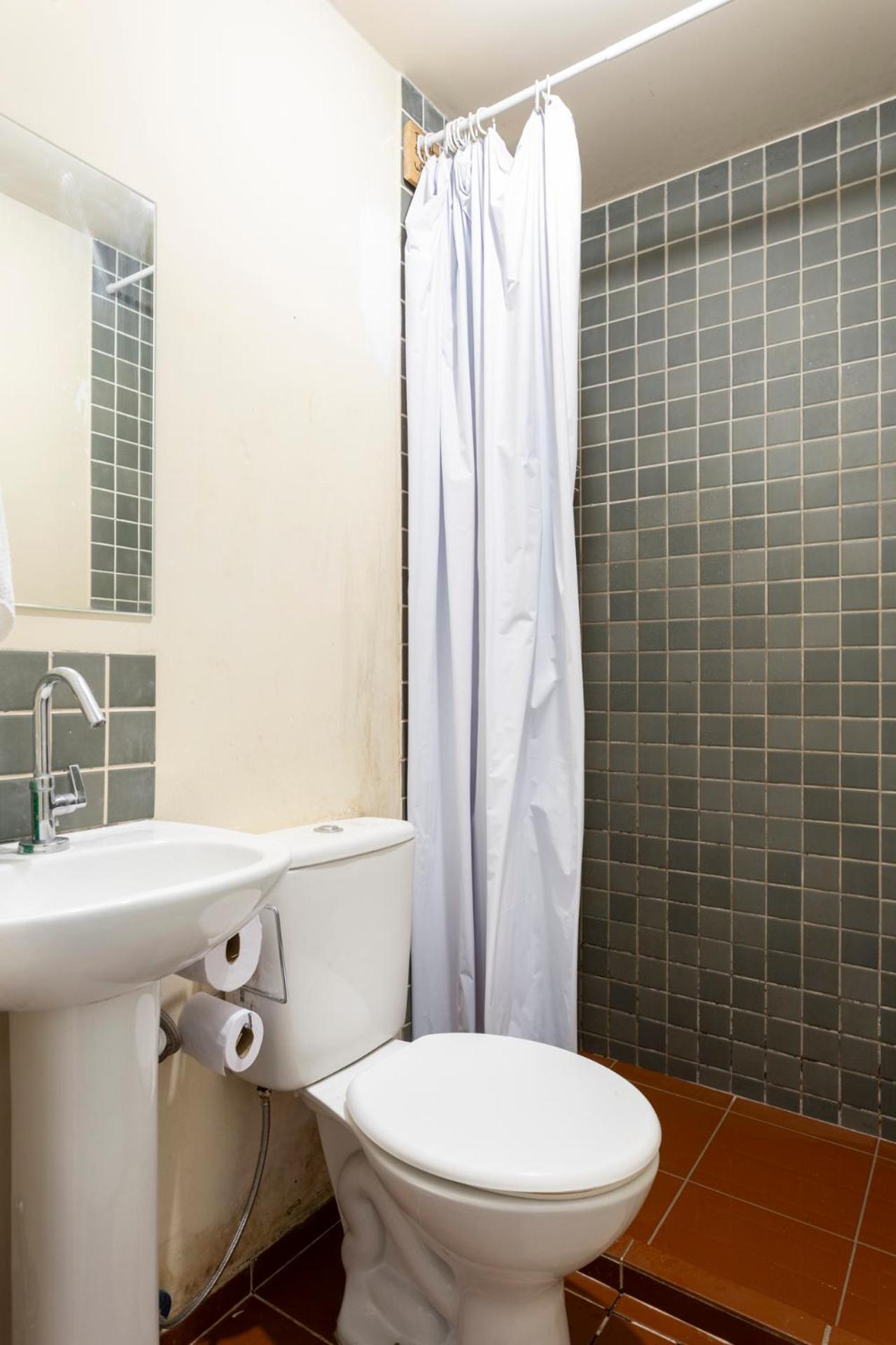Chez Zany Boutique - Copacabana Hostal